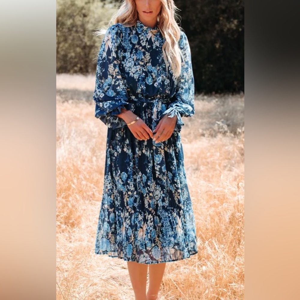 VICI Huckleberry Floral Plisse MIDI Dress